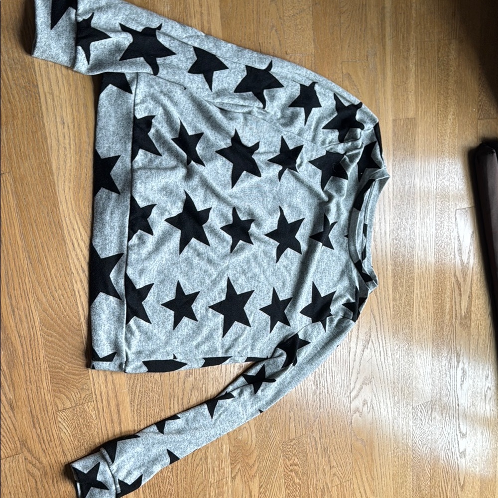 H&M Gray and Black Star Long Sleeve Tee